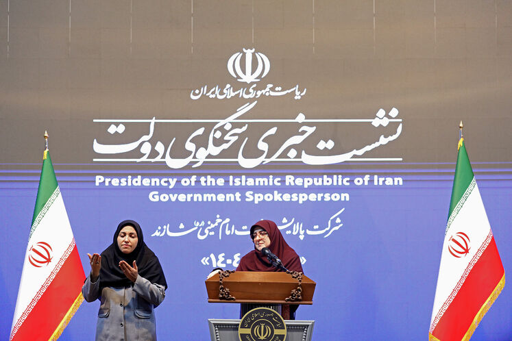 نشست خبری فاطمه مهاجرانی، سخنگوی دولت در شرکت پالایش نفت امام خمینی (ره) شازند - اراک