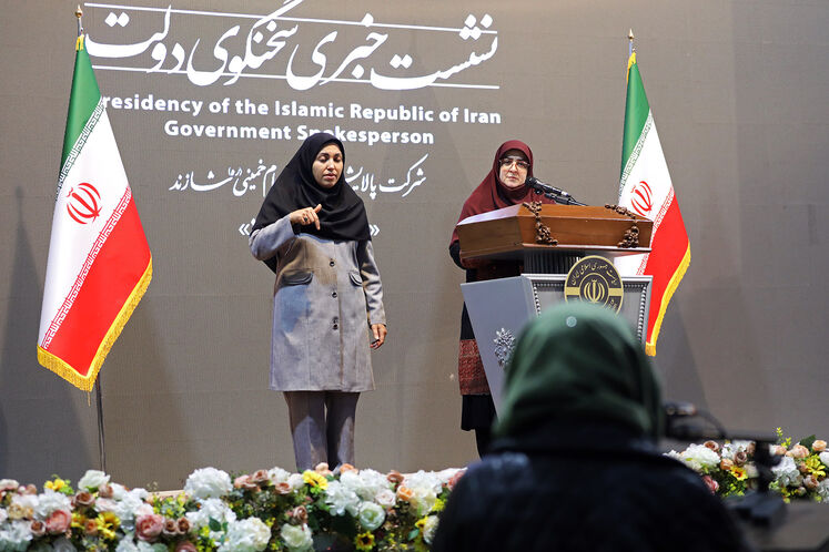 نشست خبری فاطمه مهاجرانی، سخنگوی دولت در شرکت پالایش نفت امام خمینی (ره) شازند - اراک