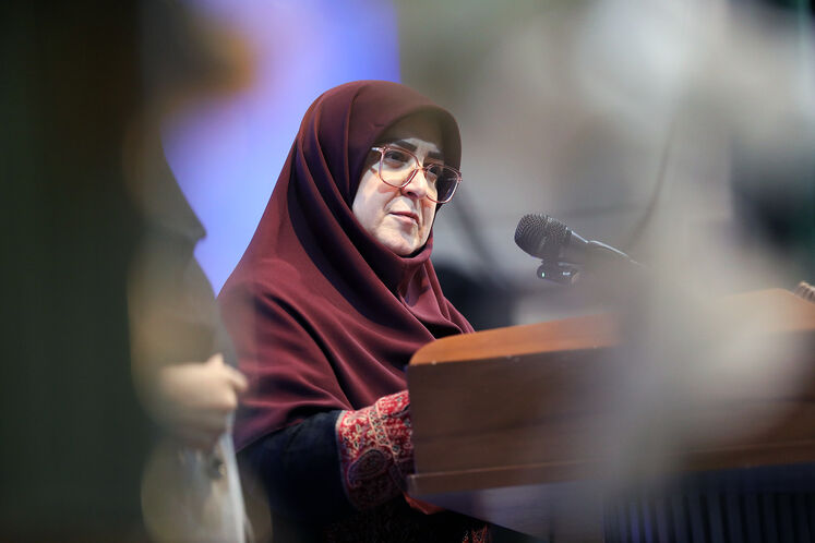 نشست خبری فاطمه مهاجرانی، سخنگوی دولت در شرکت پالایش نفت امام خمینی (ره) شازند - اراک