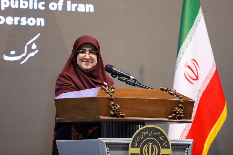 نشست خبری فاطمه مهاجرانی، سخنگوی دولت در شرکت پالایش نفت امام خمینی (ره) شازند - اراک