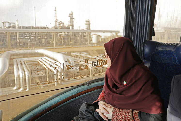 بازدید فاطمه مهاجرانی، سخنگوی دولت در شرکت پالایش نفت امام خمینی (ره) شازند - اراک