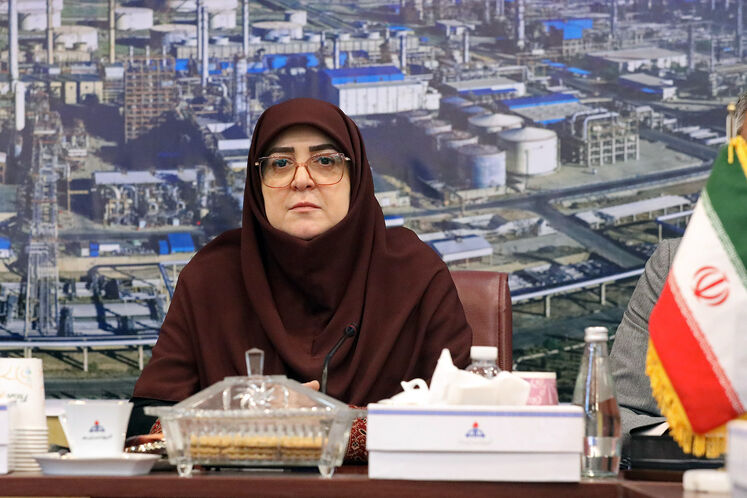 بازدید فاطمه مهاجرانی، سخنگوی دولت در شرکت پالایش نفت امام خمینی (ره) شازند - اراک