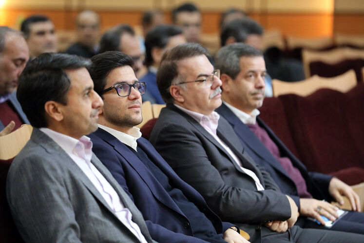 آیین گرامیداشت هفته پژوهش در شرکت ملی پالایش و پخش فرآورده‌های نفتی ایران