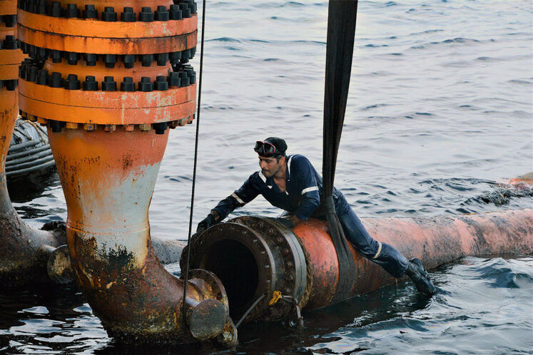 عملیات بازیابی، تعویض و نصب مجدد قطعات رشته شلنگ بیرونی (OUTER HOSE STRING) پایانه صادراتی SBM