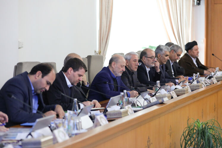 نشست پیگیری روند پیشرفت طرح‌های افزایش تولید در حوزه انرژی