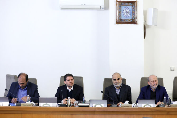 نشست پیگیری روند پیشرفت طرح‌های افزایش تولید در حوزه انرژی