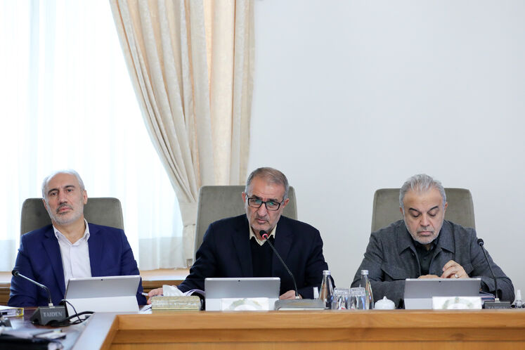 نشست پیگیری روند پیشرفت طرح‌های افزایش تولید در حوزه انرژی