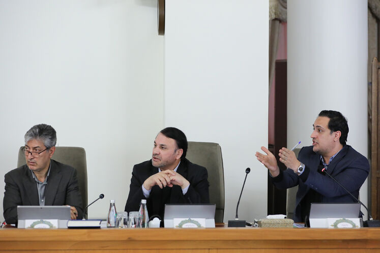 نشست پیگیری روند پیشرفت طرح‌های افزایش تولید در حوزه انرژی