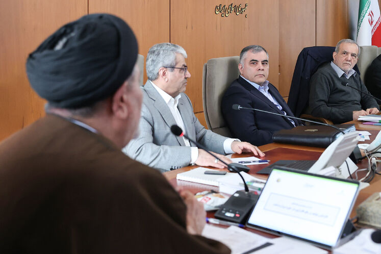 نشست پیگیری روند پیشرفت طرح‌های افزایش تولید در حوزه انرژی