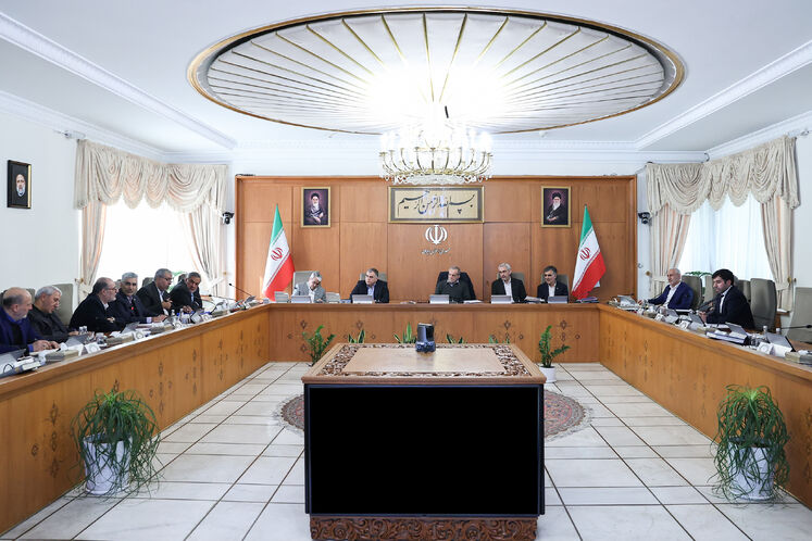 نشست پیگیری روند پیشرفت طرح‌های افزایش تولید در حوزه انرژی