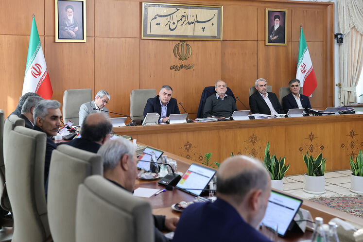 نشست پیگیری روند پیشرفت طرح‌های افزایش تولید در حوزه انرژی