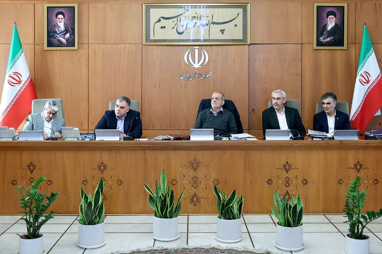 نشست پیگیری روند پیشرفت طرح‌های افزایش تولید در حوزه انرژی