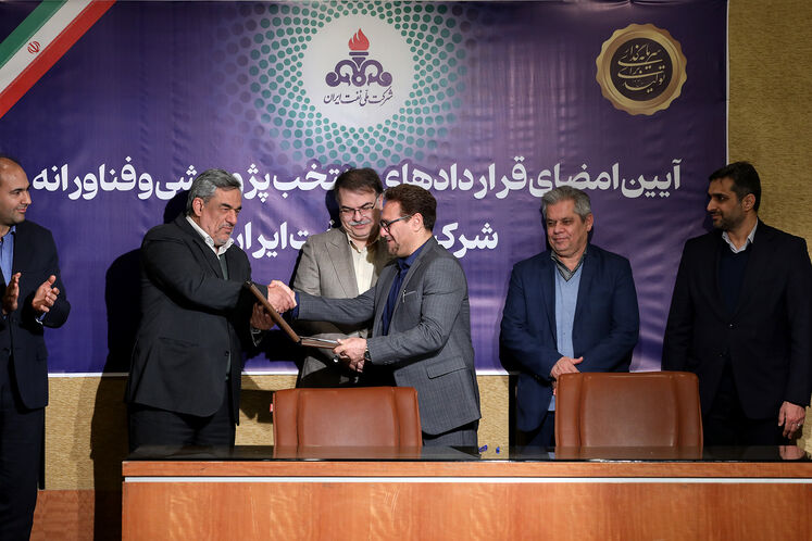 آیین امضای قراردادهای منتخب پژوهشی و فناورانه شرکت ملی نفت