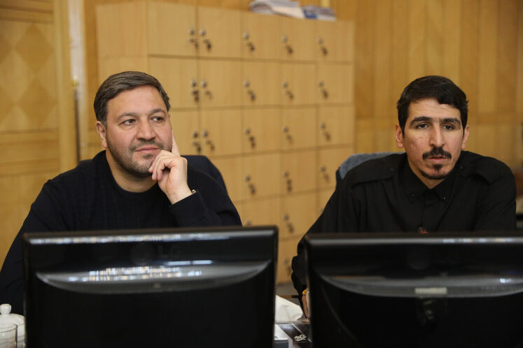 از راست: مالک شریعتی نیاسر و محمد رشیدی، عضو کمیسیون انرژی