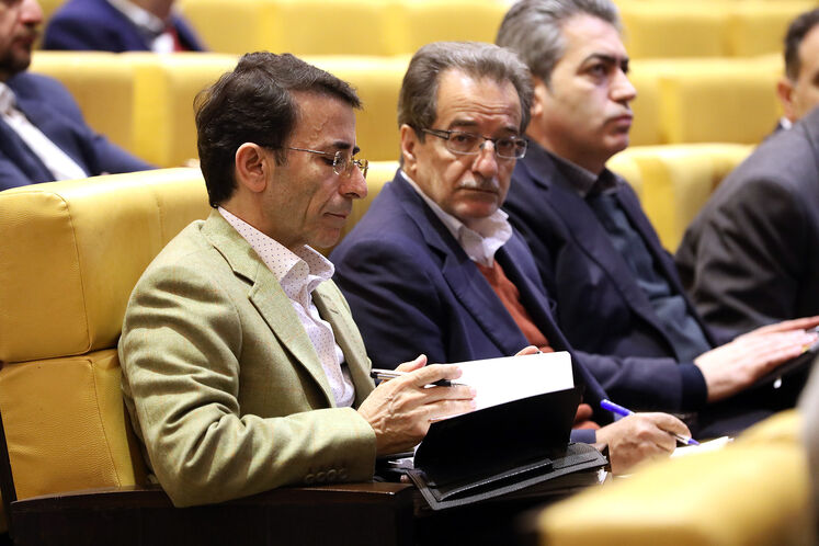 نخستین همایش سرمایه‌گذاران صنعت پتروشیمی