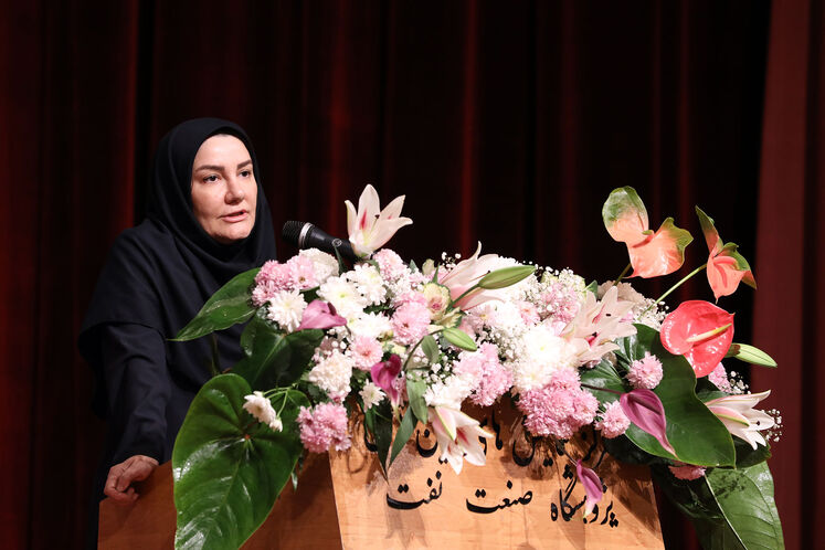 صدیقه خزایی، معاون توسعه مدیریت و سرمایه انسانی وزارت نفت 