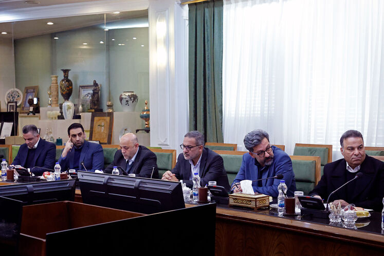 نشست هم‌اندیشی وزیر نفت با فعالان صنعت پتروشیمی