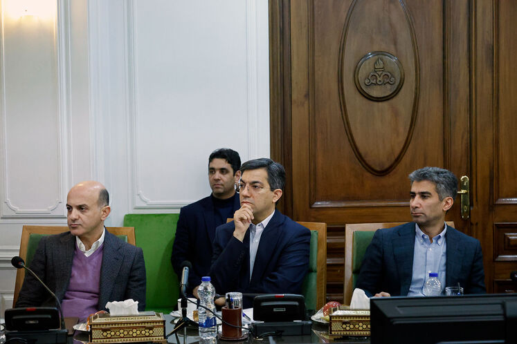 نشست هم‌اندیشی وزیر نفت با فعالان صنعت پتروشیمی