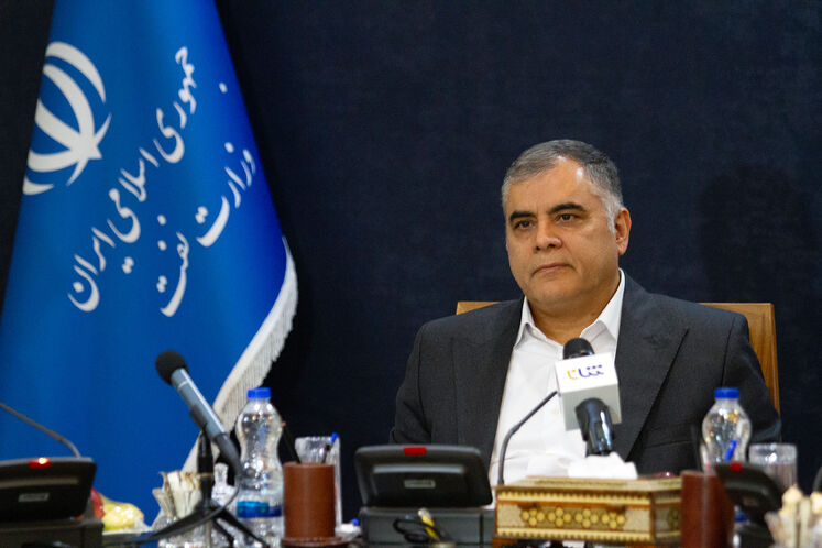 محسن پاک‌نژاد، وزیر نفت