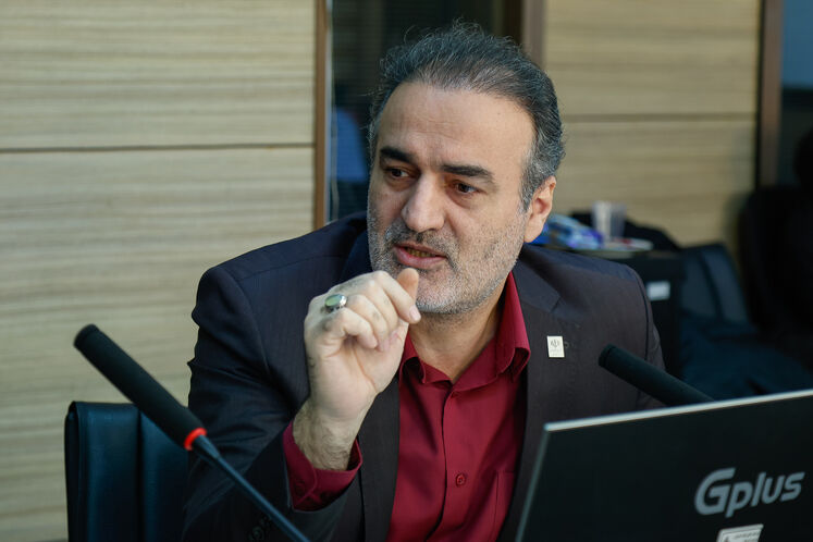 میثم رفیع پرهیزکار، عضو و رابط شورای راهبری تحول اداری وزارت نفت با سازمان اداری و استخدامی کشور