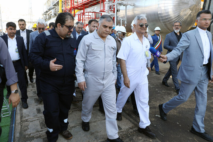 بازدید محسن پاک‌نژاد، وزیر نفت از پالایشگاه گاز فجر جم