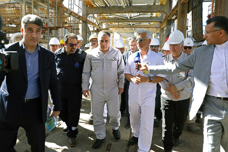 بازدید محسن پاک‌نژاد، وزیر نفت از پالایشگاه گاز فجر جم