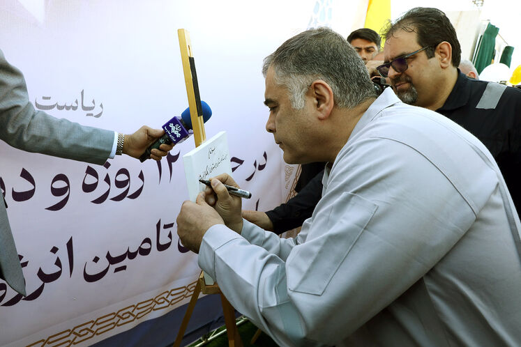 بازدید محسن پاک‌نژاد، وزیر نفت از پالایشگاه گاز فجر جم