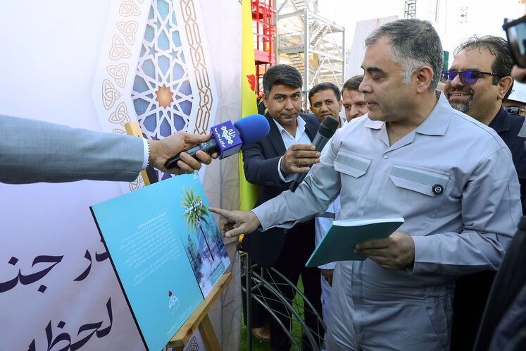 بازدید محسن پاک‌نژاد، وزیر نفت از پالایشگاه گاز فجر جم
