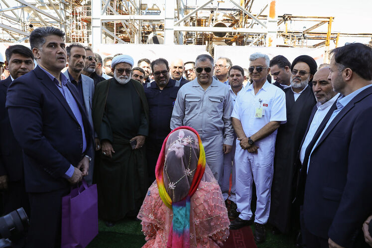 بازدید محسن پاک‌نژاد، وزیر نفت از پالایشگاه گاز فجر جم