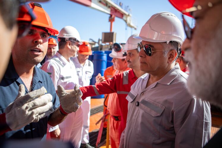 بازدید محسن پاک‌نژاد، وزیر نفت از سکوی SPD13A پارس جنوبی