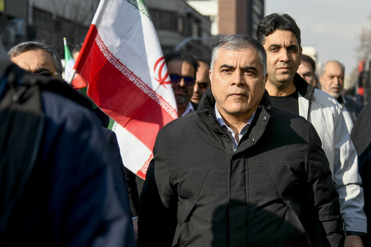 حضور محسن پاک‌نژاد، وزیر نفت در راهپیمایی همبستگی و تکریم صلح و دوستی