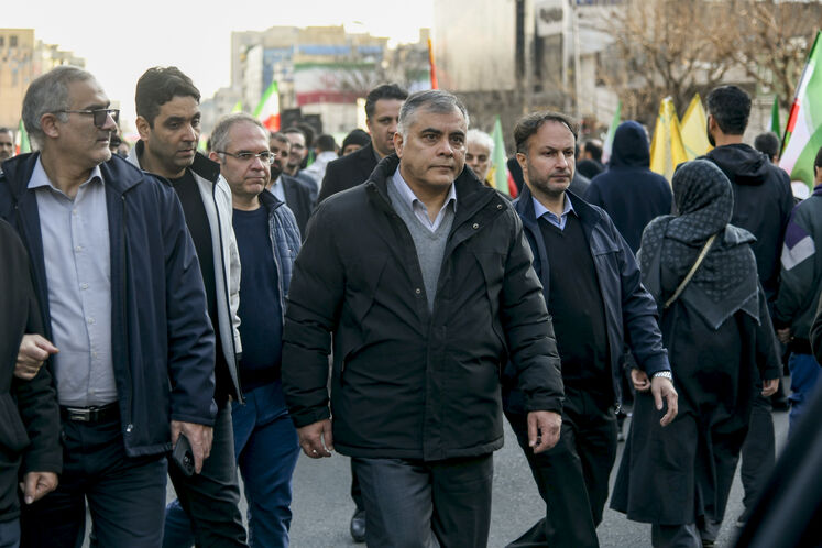 حضور محسن پاک‌نژاد، وزیر نفت در راهپیمایی همبستگی و تکریم صلح و دوستی