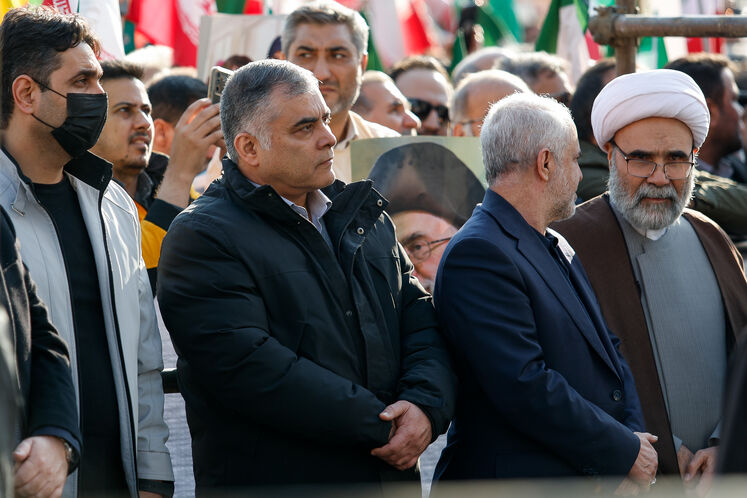 حضور محسن پاک‌نژاد، وزیر نفت در راهپیمایی همبستگی و تکریم صلح و دوستی