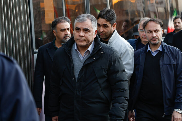 حضور محسن پاک‌نژاد، وزیر نفت در راهپیمایی همبستگی و تکریم صلح و دوستی