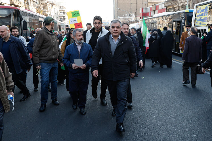 حضور محسن پاک‌نژاد، وزیر نفت در راهپیمایی همبستگی و تکریم صلح و دوستی