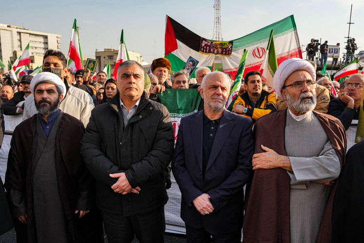 حضور محسن پاک‌نژاد، وزیر نفت در راهپیمایی همبستگی و تکریم صلح و دوستی