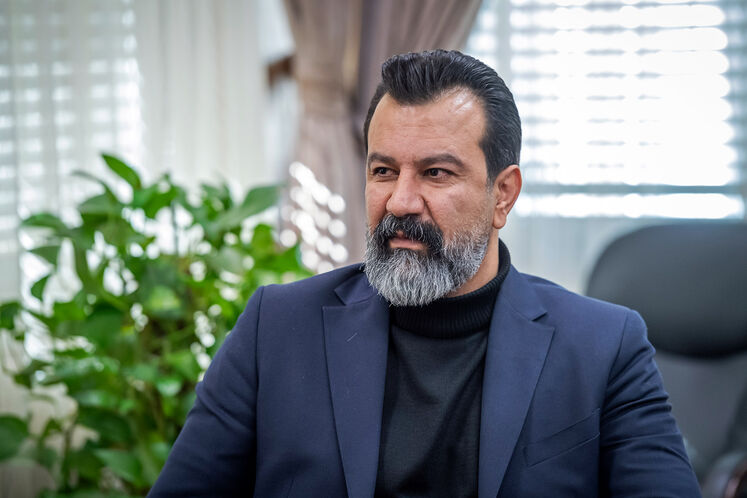 مسعود کشاورز، سرپرست روابط عمومی شركت ملی نفت ایران