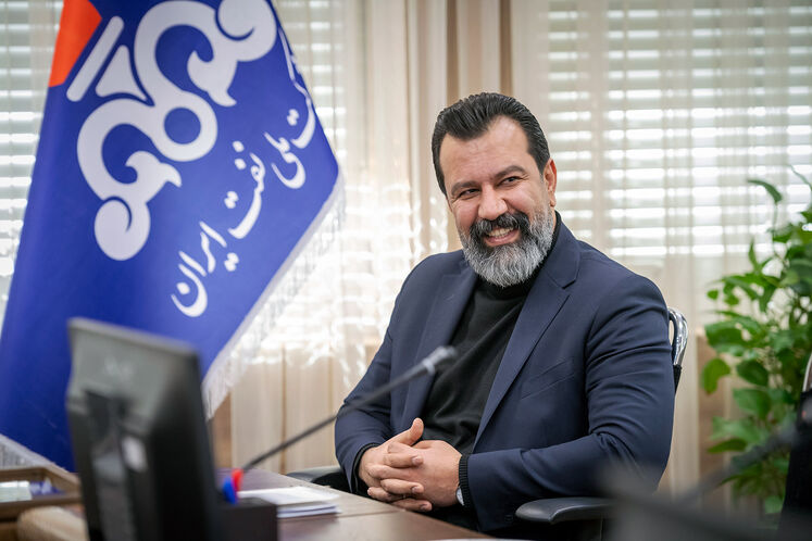 مسعود کشاورز، سرپرست روابط عمومی شركت ملی نفت ایران