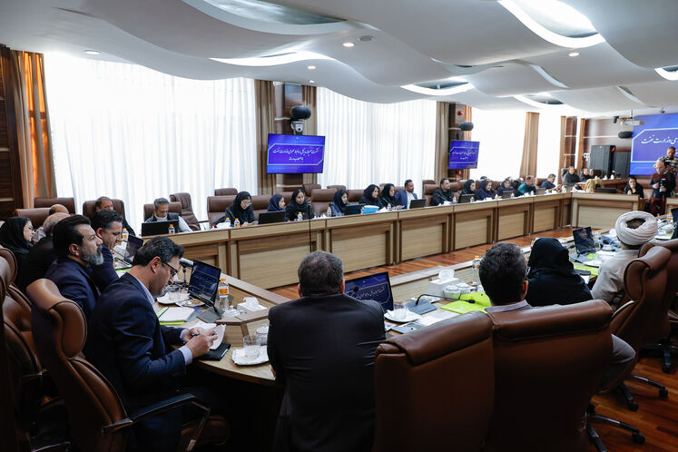 نشست صمیمی روابط عمومی وزارت نفت با خبرنگاران