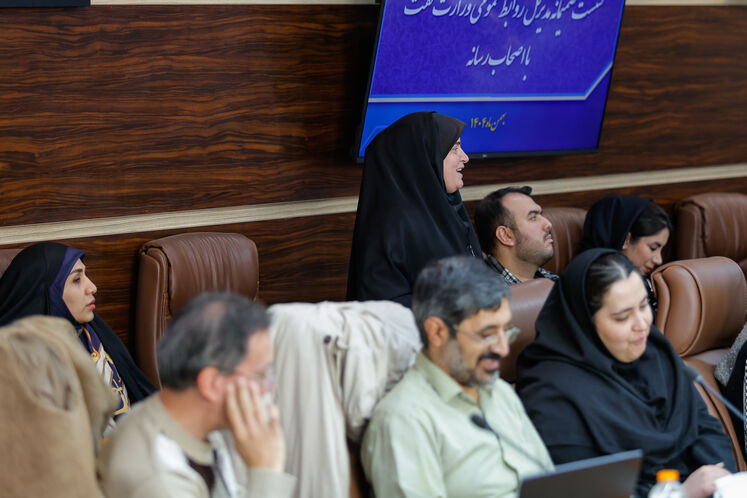 نشست صمیمی روابط عمومی وزارت نفت با خبرنگاران