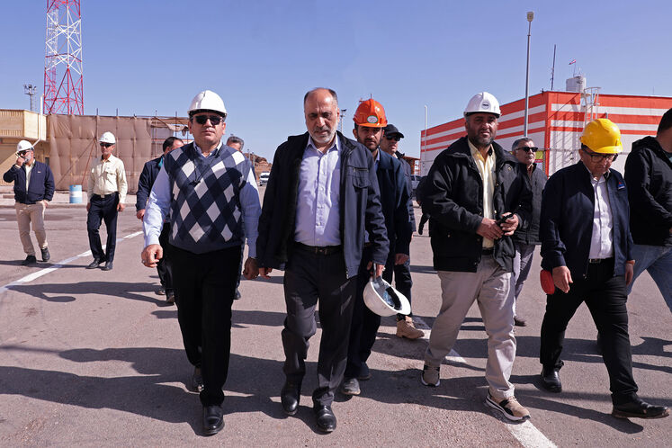 بازدید نمایندگان دستگاه‌های اجرایی از ایستگاه تقویت فشار رگ سفید ۱