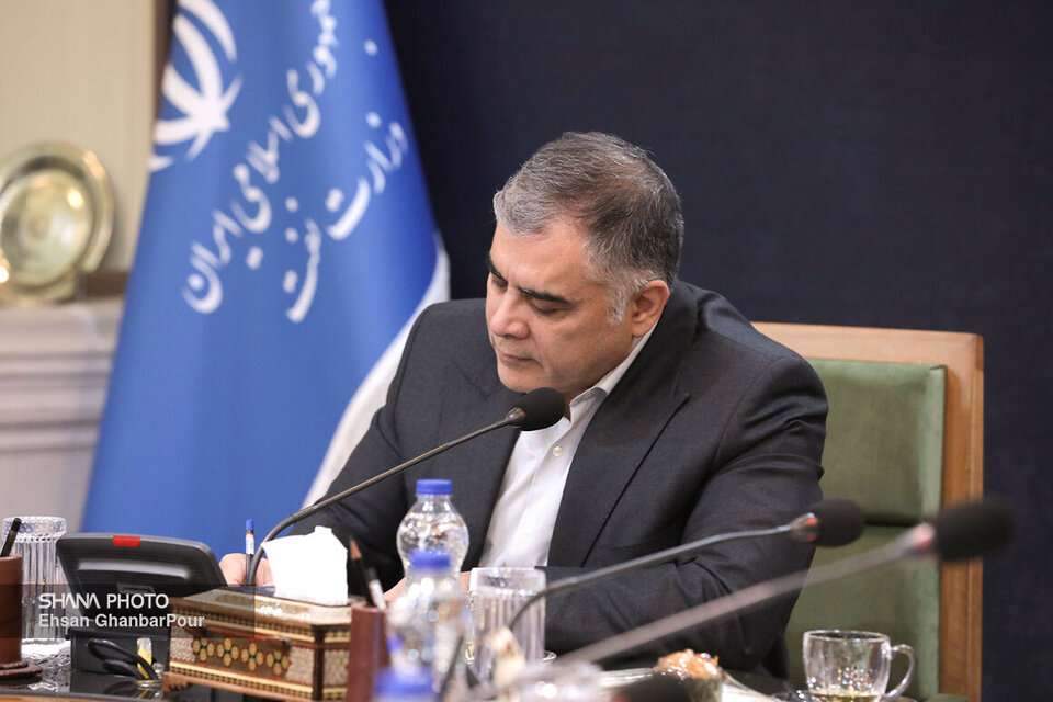 قدردانی پاکنژاد از رئیس پیشین هیئترئیسه صندوقهای بازنشستگی نفت قدردانی پاکنژاد از رئیس پیشین هیئترئیسه صندوقهای بازنشستگی نفت