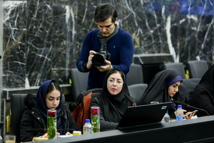 نشست مدیرعامل شرکت ملی گاز استان تهران با اصحاب رسانه