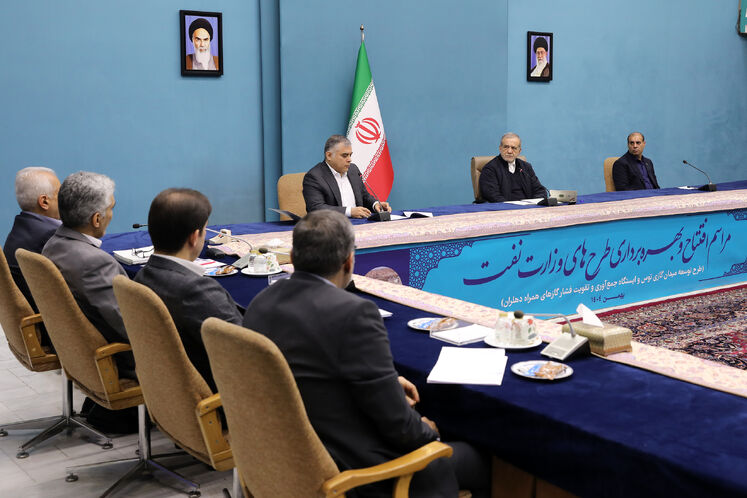 آیین بهره‌برداری از دو طرح بزرگ صنعت نفت و گاز کشور