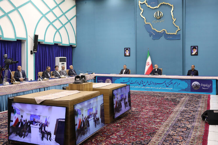 آیین بهره‌برداری از دو طرح بزرگ صنعت نفت و گاز کشور