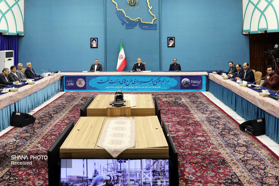 Oil experts’ efforts under difficult conditions praised