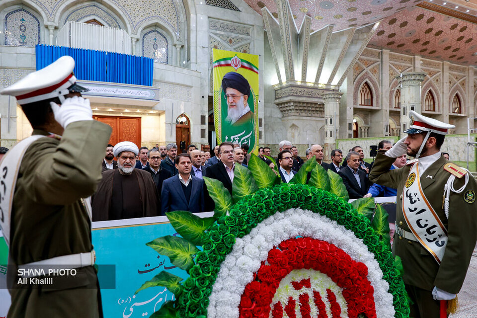 کارکنان نفت با آرمان‌های امام راحل (ره) تجدید میثاق کردند