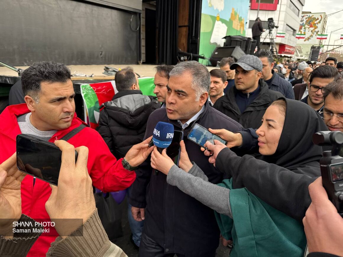حضور مردم در راهپیمایی ۲۲ بهمن پیام روشنی به دشمنان است