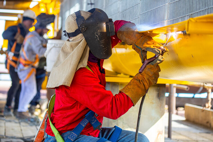 عملیات بارگیری نخستین جکت طرح توسعه میدان گازی فرزاد «ب»