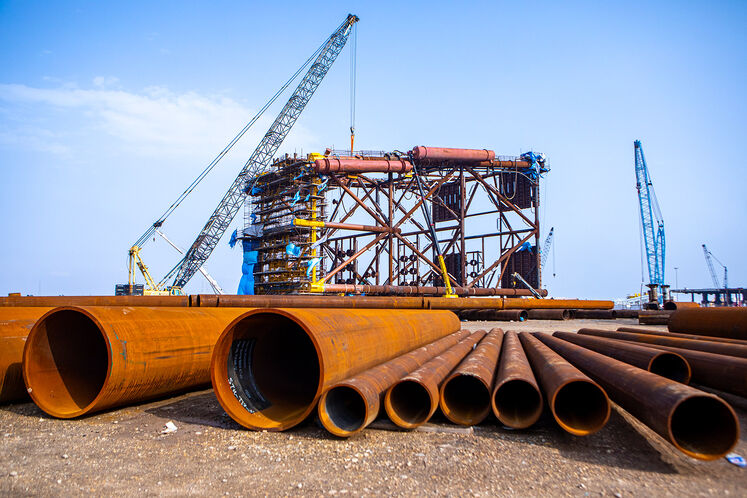 عملیات بارگیری نخستین جکت طرح توسعه میدان گازی فرزاد «ب»